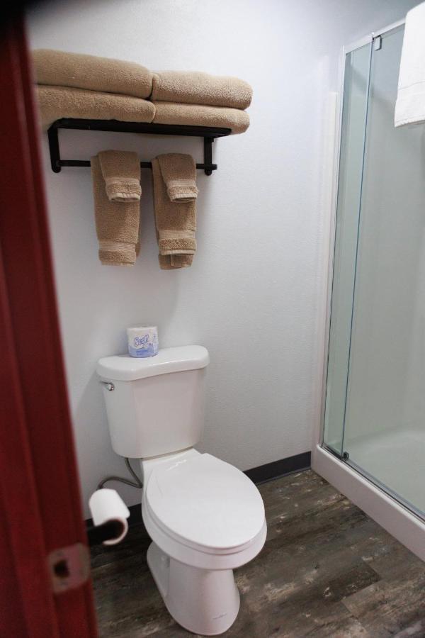 Big Medicine Cabins Saint Ignatius Luaran gambar
