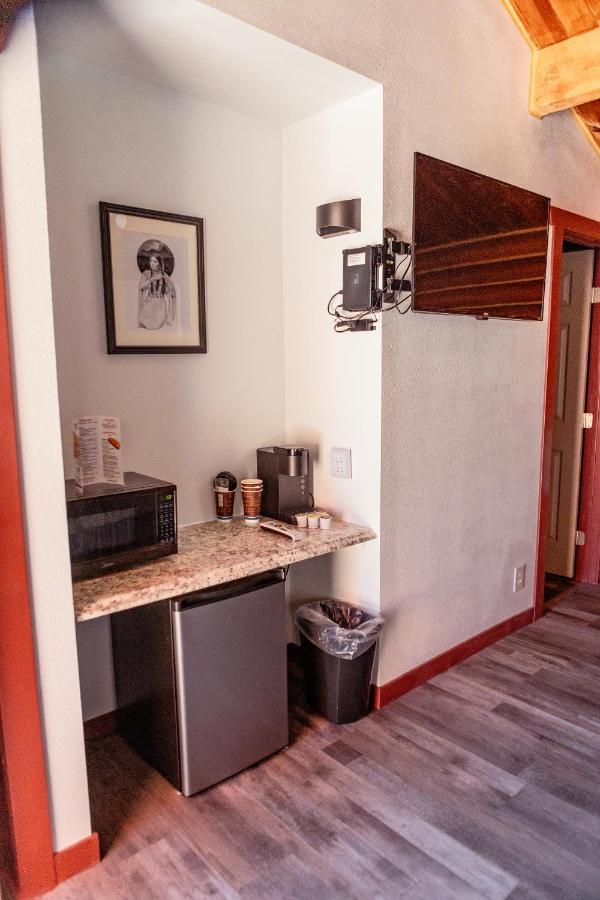 Big Medicine Cabins Saint Ignatius Luaran gambar